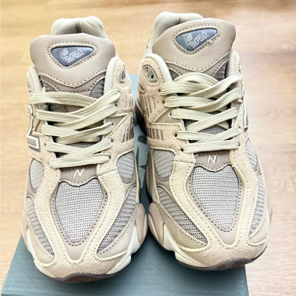 New Balance 9060 Running Shoes Sneakers Womens Size (7.5) - Mens (5.5) - Picture 2 of 8